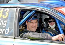 Leader rallies in final