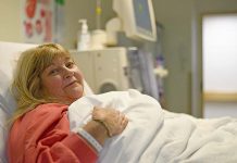 Renal failure – Minister visits cramped unit