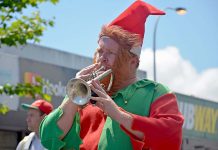 Festive faces – 2017 Mount Gambier Christmas Parade