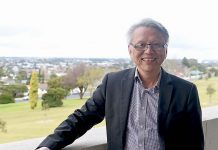 Lee vows to lead again