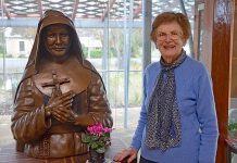 Tourism centre leader steps down