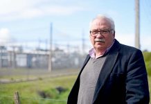 Rift spills over into no confidence vote against mayor