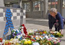 City memorial service honours fallen police officers