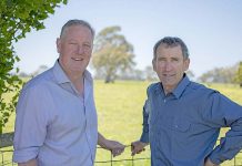 Bell praises state leader