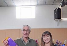 Father-daughter duo clean-sweeps floral show