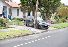 Commodore claims pole