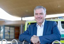 Health minister visits Mount Gambier Hospital as workers raise safety alarm