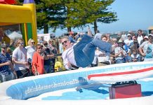 Thousands flock to Bay Escape