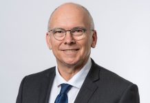 Stage set for more live music across Limestone Coast Minister For Industry And Skills David Pisoni Mp20180522 TBW Newsgroup