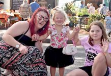 Seaside Easter celebration Gina Little, Eden And Lily Gysbers TBW Newsgroup