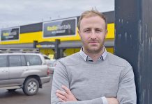 Retailer pulls plug on stores Craig Bruins TBW Newsgroup