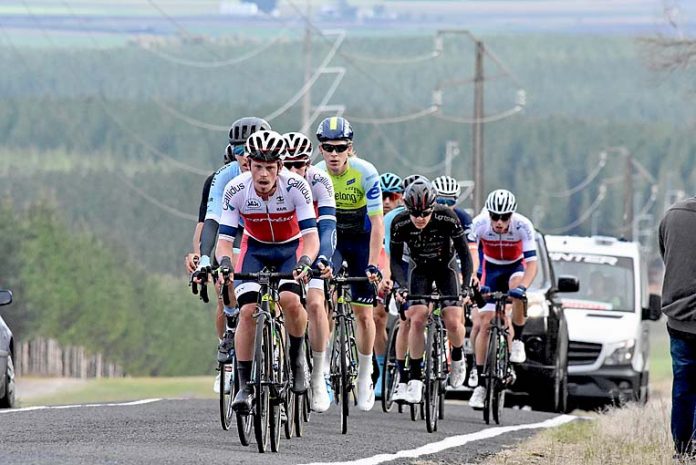 Former Junior World Teams Pursuit Champion Josh Harrison Leads The Scratch Bunch Over The Range Hill  TBW Newsgroup