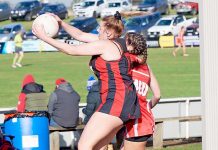 Bulldogs surge with late charge East V South Gambier Football & Netball TBW Newsgroup