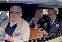 Penola residents honour Anzacs at commemorative ceremony Roen, Pat And Stan TBW Newsgroup