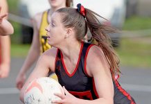 Bulldogs bite back last minute in round eight thriller East V North Gambier Football & Netball TBW Newsgroup