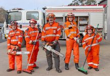 Clean-up keeps emergency service volunteers busy Belinda Cook, Kim Smyth, Mark Smyth, Raymond Mansfield And Rob Cook TBW Newsgroup