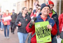 Penola teacher take to the streets Kevin Knott TBW Newsgroup