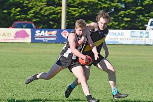 Tyler Jones Carries Ball  TBW Newsgroup