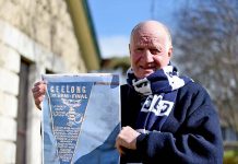 Former cat pays respects to footy legend Ken Gladman 2 (2) TBW Newsgroup