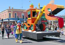 Entries open for Christmas parade Float 24 TBW Newsgroup