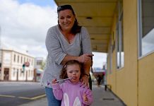 Youngster loses locks to support Variety Hair with Heart program Kylie And Rebel Altschwager TBW Newsgroup