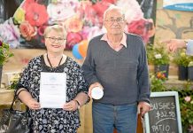 Show-stopping Penola garden gets green thumbs up Janeen And Preston Wyly Garden Winners TBW Newsgroup