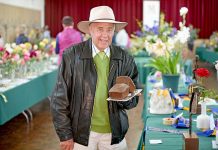 Cattle judge takes the cake at this year’s competition Murray Williams Mens Choc Cake TBW Newsgroup
