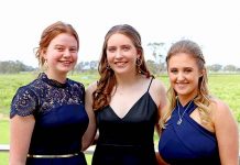 Penola High School students relax as final exams completed Phoebe Claire And Kaseyweb TBW Newsgroup