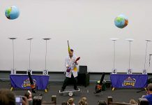 Science Alive at the Mount Gambier Main Corner Complex Dr Quarks Science Show TBW Newsgroup