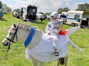 Robert And Fergus Spaceship  TBW Newsgroup