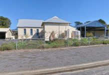 Tantanoola school future unknown Slide01 TBW Newsgroup