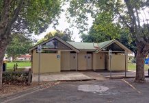 Council cleans up after Penola toilet vandals Arthur Street Toilets TBW Newsgroup
