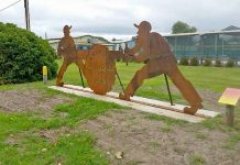 Art installation unveiled in recognition of Dohnt family Nang Statue (2)web TBW Newsgroup