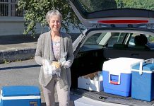 Junction gift packs spread Easter cheer Nel Jans Apple Pie Chat TBW Newsgroup