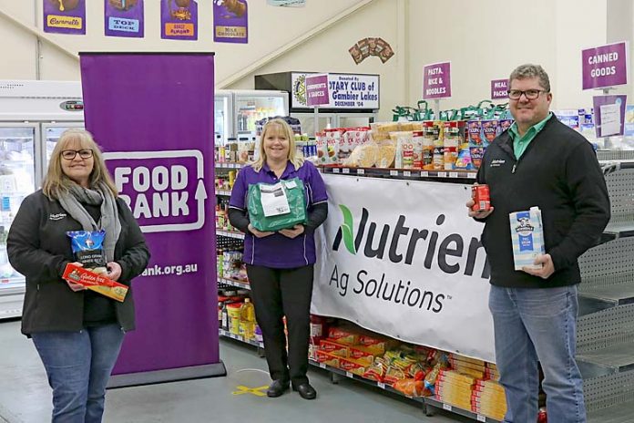 Erica, Lynne And Steven Fulton Foodbank Donation  TBW Newsgroup