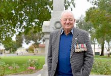 Penola residents commemorate war service Peter De Garis TBW Newsgroup