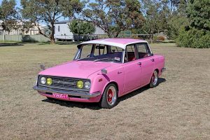 Pink Toyota Corona Dave Rawnsley (3)  TBW Newsgroup