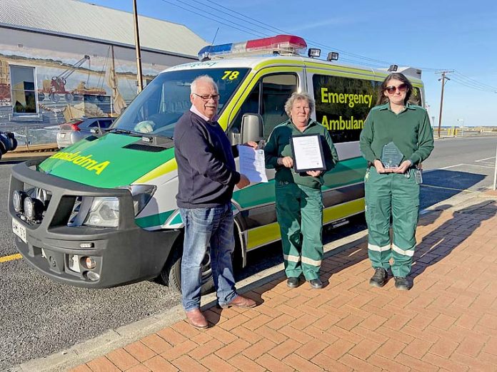 Richard Sage, Sheryl Teigesser And Zoe Plug Port Macdonnell Ambulance Img 2286  TBW Newsgroup