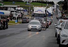 Trucking industry icon’s life celebrated with memorial convoy Ray Scott Front Page Tbj 3276 TBW Newsgroup