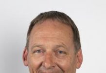 Footy jumper grant an ‘endorsement of sexism’ says councillor