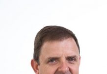 Nick McBride thanks volunteers