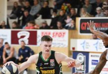 Men tough it out at Icehouse