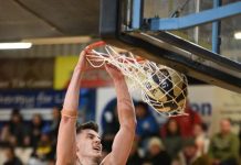 Men take it down to the wire