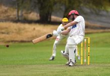 Demons and Roos lock horns