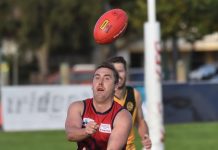 Underdogs host rampant Roos