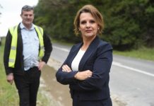 Pleas to rebuild Kangaroo Flat Road