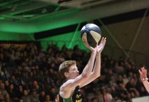 Men sneak home in heart-stopper