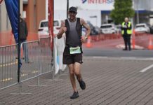 Runners tackle iconic Blue Lake course