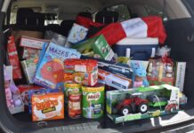 Christmas spirit over the border