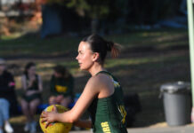 Mozzies hold out for hard-fought victory